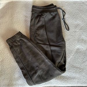 Alphalete Essential Oversized Joggers Black